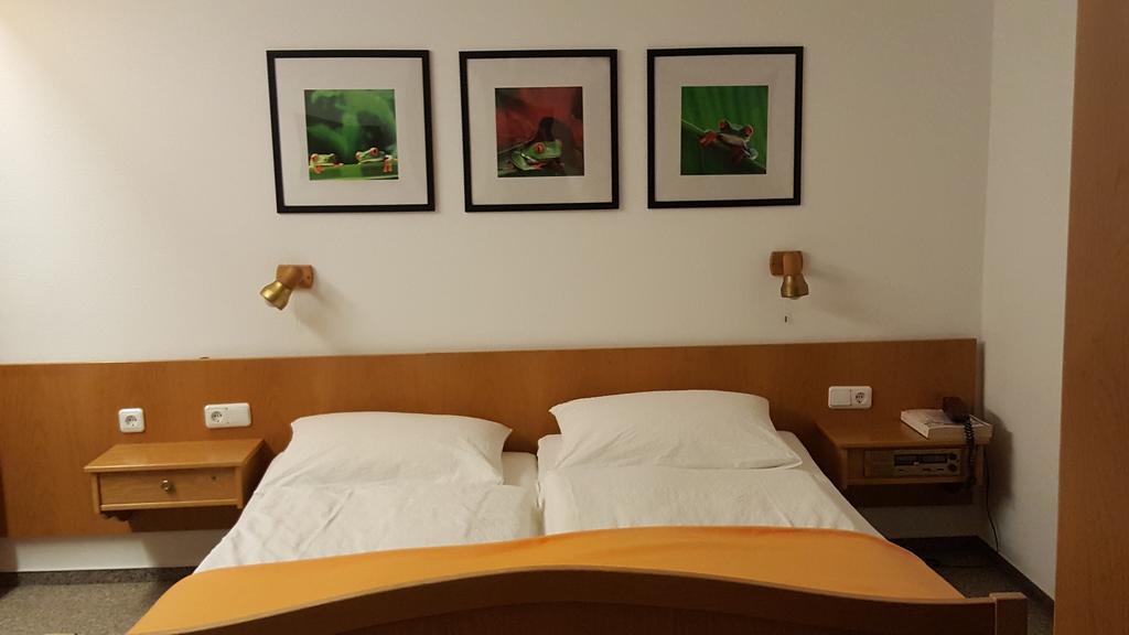 Hotel Weinhaus Weis 3*